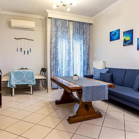Cozy & Colorful 2 Bedrooms Apartment